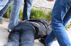 Tineri dorohoieni cercetaţi pentru violare de domiciliu, loviri şi alte violenţe