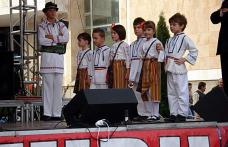 Ansamblul „Firicelul” prezent pe scenă la Zilele municipiului Dorohoi - FOTO