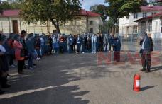 Simulare în caz de incendiu urmată de un exerciţiu de evacuare la CN „Grigore Ghica” Dorohoi