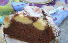 Tort de ciocolată cu biluțe de brânză