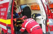 Pasager băgat în spital de un tânăr șofer care nu a adaptat viteza la condiţiile de drum