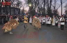 Sâmbătă este ultima zi în care se fac înscrieri pentru „Parada formațiilor de datini și obiceiuri 2012”