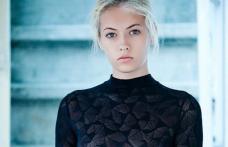 Botoșăneanca de 17 ani, fostă concurentă a emisiunii „Next Top Model”, i-a picat cu tronc lui Cristea