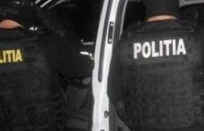 Bărbaţi sancţionaţi de poliţişti pentru ultraj contra bunelor moravuri