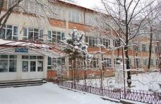 Moş Crăciun a scuturat desaga cu daruri şi premii pentru elevii Şcolii „Mihail Kogălniceanu” Dorohoi