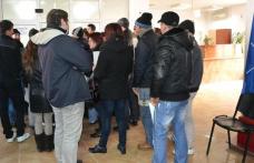 Cozi interminabile pentru preschimbarea permisului auto