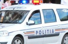 Şofer beat sancţionat de poliţişti după ce a pierdut controul maşinii şi s-a oprit într-un mal de zăpadă