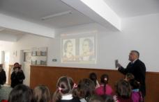 EMINESCU sărbătorit de elevii Şcolii Gimnaziale „Mihail Sadoveanu” din Dumbrăviţa - FOTO