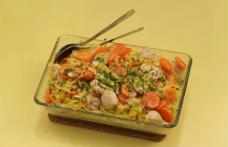 Piept de pui cu legume la cuptor