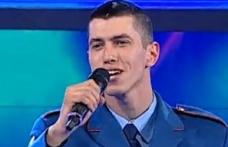 Jandarmul cu voce de aur: „Cânt orice ca să fac omul să se simtă bine” - VIDEO