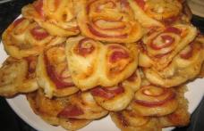 Rulouri de pizza în aluat foietaj