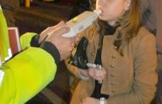O tânără din Hudești a ajuns la spital după ce prietena ei s-a urcat băută la volan