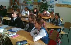 Scoala nr.2: „Pace şi nonviolenţă pentru copiii lumii”
