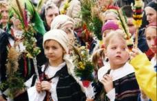 Tradiții: Fetele află de Florii dacă se căsătoresc în acest an