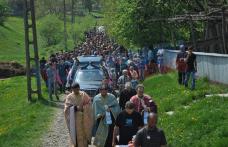 Vezi declarații și detalii de la înmormântarea tinerei de 17 ani, ucisă de fostul iubit – VIDEO/FOTO