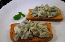 Tartine cu fasole verde, usturoi și maioneză