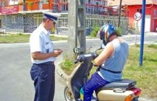 Mopediști depistați în trafic fără a poseda permis de conducere