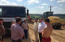 Vizită de lucru a președintelui CJ la lucrările de asfaltare de pe traseul Dorohoi-Racovăţ - FOTO