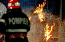Furaje incendiate din joacă de un copil