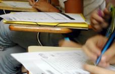 Elev eliminat din examenul de Bacalaureat pentru că a fost prins cu telefonul mobil