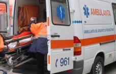 Tânăr care se afla la cules de nuci ajuns la spital după ce a căzut din copac