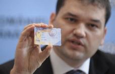 Cardurile de sănătate vor fi distribuite prin poştă. „Poşta Română e cea mai proastă soluţie!”, susţin pacienţii