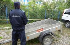Dosare penale pentru doi tineri care au încercat să fure o remorcă pentru autoturisme
