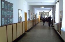 Caz cutremurător într-o instituţie de învăţământ ! Un profesor a murit pe holul instituţiei