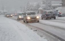 Trafic dificil din cauza zapezii 