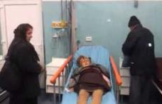 Caz incredibil pentru medicii botoșăneni! O femeie cântă non-stop o melodie populară