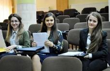 Trofeul competiției de dezbateri academice CDAIS Iași a ajuns la Colegiul Național „Grigore Ghica” Dorohoi