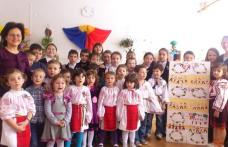 Hora Unirii la Grădinița nr. 8 din Dorohoi - FOTO