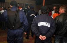 Patru tineri amendați de jandarmi după ce au făcut scandal într-un bar în care aveau interdicție de a intra