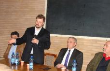 Prefectul: „Domnule Pîrvulescu, este o plăcere să vă ascultăm”