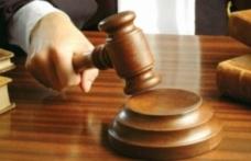 Bărbat din Cristinești trimis în judecată după ce și-a ucis concubina, torturând-o legată la mâini și la picioare cu sârmă