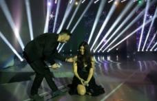 Momente de groază în direct la Eurovision 2014. O ambulanţă a fost chemată de urgenţă