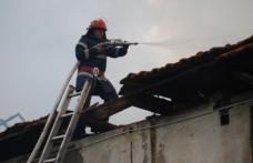 Locuinţă afectată de un incendiu izbucnit de la instalația electrică