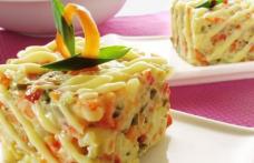 Salată de boeuf. Cine a inventat-o şi care e cea mai bună reţetă