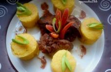 Ficatei in sos de vin cu mamaliguta