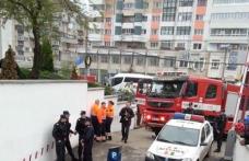 Autoturism distrus parţial într-un incendiu