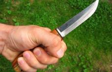 Caz incredibil! Un bărbat înjunghiat în abdomen, a condus maşina până la spital
