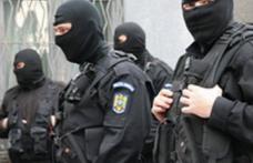 Percheziții la 49 de sucursale Omniasig. Zeci de directori, suspectaţi de falsificare de poliţe