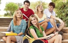 Elevii pot experimenta viaţa de student. Iată cum te poţi înscrie în program