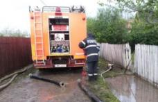 Pompierii au intervenit pentru înlăturarea efectelor produse de fenomenele meteorologice periculoase