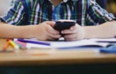 Adio, telefon mobil la şcoală! Noi interdicții pentru elevi, în pregătire