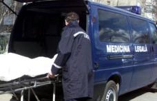 Femeie din Dorohoi găsită fără suflare în fața casei în care locuia