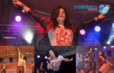 Show incendiar făcut de Ellie White la Zilele Municipiului Dorohoi 2014 – VIDEO/FOTO