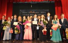 Dorohoienii cred că Liceul „Regina Maria” a organizat cel mai frumos spectacol la Balul Bobocilor 2014. Vezi rezultatul sondajului!