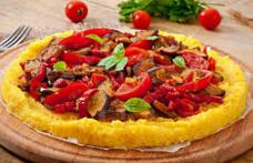 Pizza din mămăligă cu legume călite