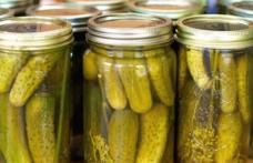 Pericolul din spatele castraveţilor muraţi. Cum trebuie să consumăm aceste legume
